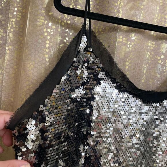 WD.NY Silver Sparkly Sequin Cami Tank Top Large NWT - Picture 3 of 6